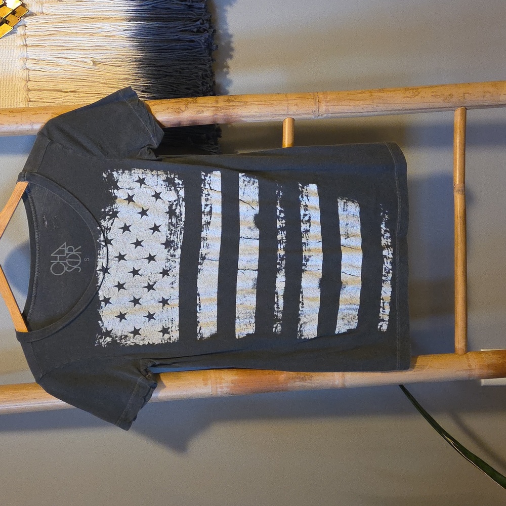 Chaser Distressed American Flag T-shirt